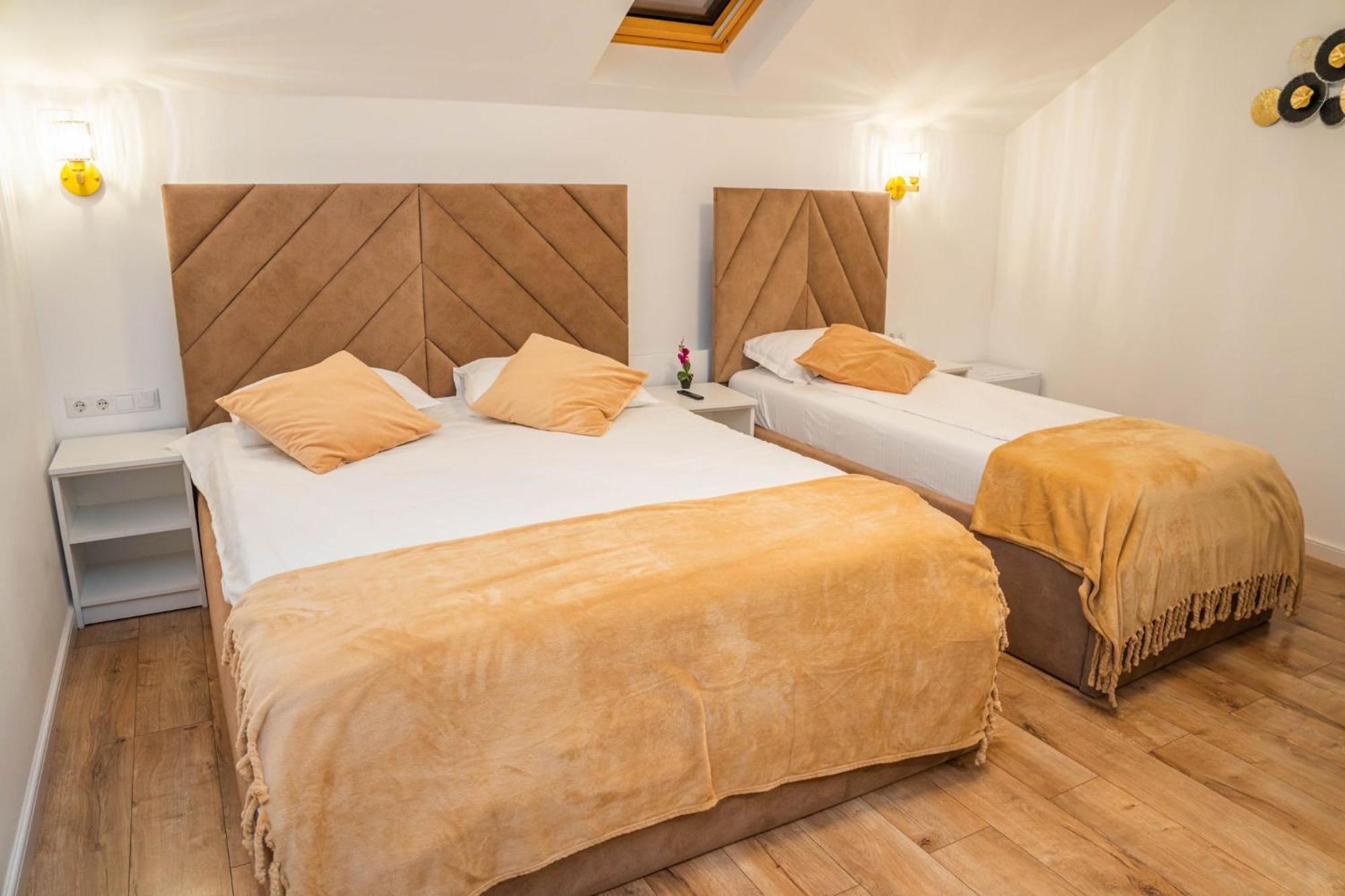 Pensión Casa Alis 3*